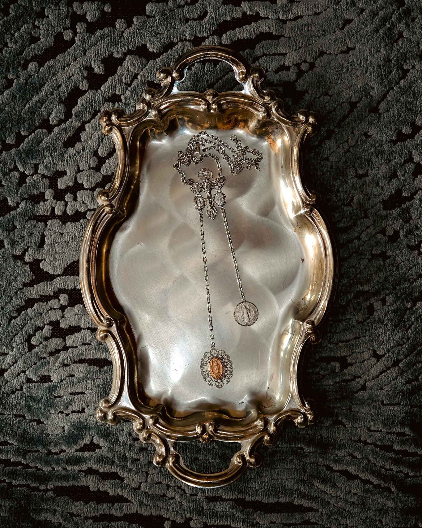 Tri Medal Necklace in white gold