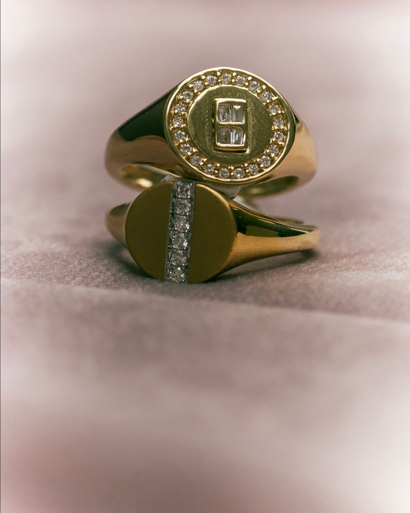 Signet Ring with Round Diamonds