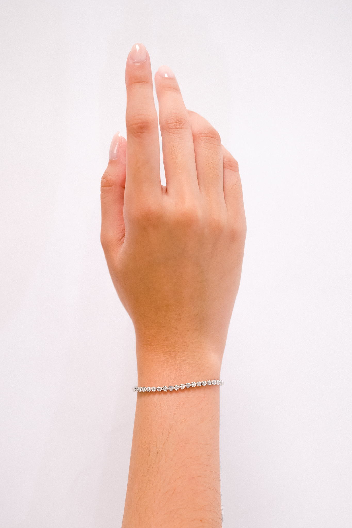 Tennis Bracelet with Round Diamonds
